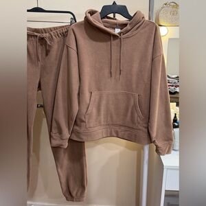 HEAD Matching Lounge Set — Hoodie & Jogger Pants (Size M)